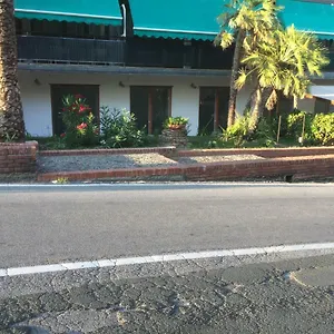 affittacamere-sciacchetra.hotelitalianriviera.com/